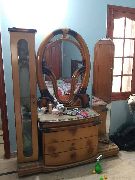 BED + 2 SIDE TABLE and DRESSING TABLE for Sale 3