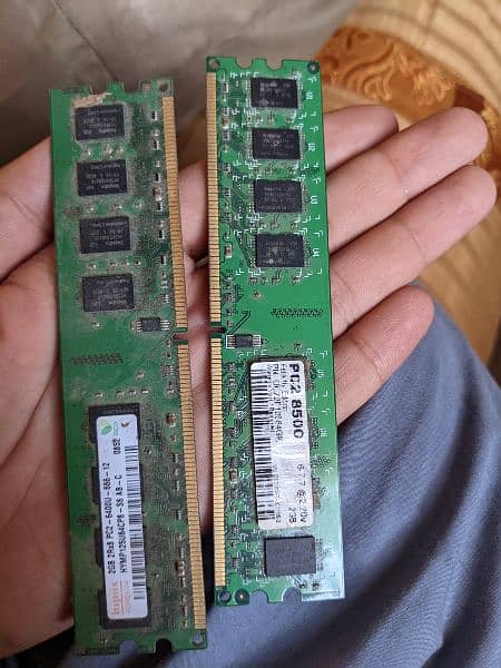 2 rams of 2GBs Ram 1