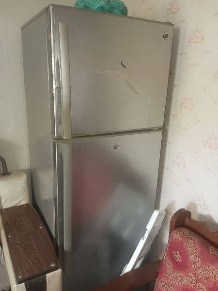 Emergency Sell fridge Large Size 0