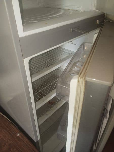 Emergency Sell fridge Large Size 3