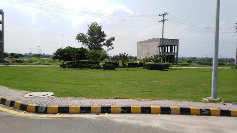 Own A Residential Plot In 10 Marla Lahore 3