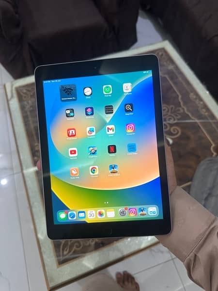 ipad 5th generation 128Gb 0