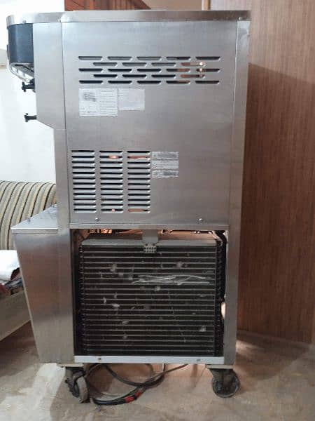 Ice cream machine made by Korea 4