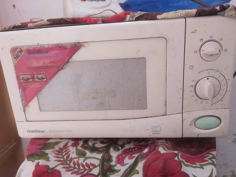 Gold Star Microwave Oven 1