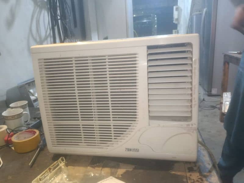 Window AC for sale Proper Working 2