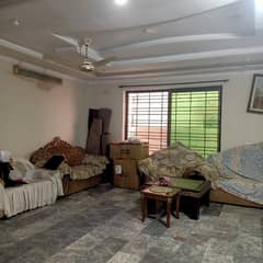16 Marla portion for rent available 2 TV launch kitchen drawing room Gas electricity bill car parking