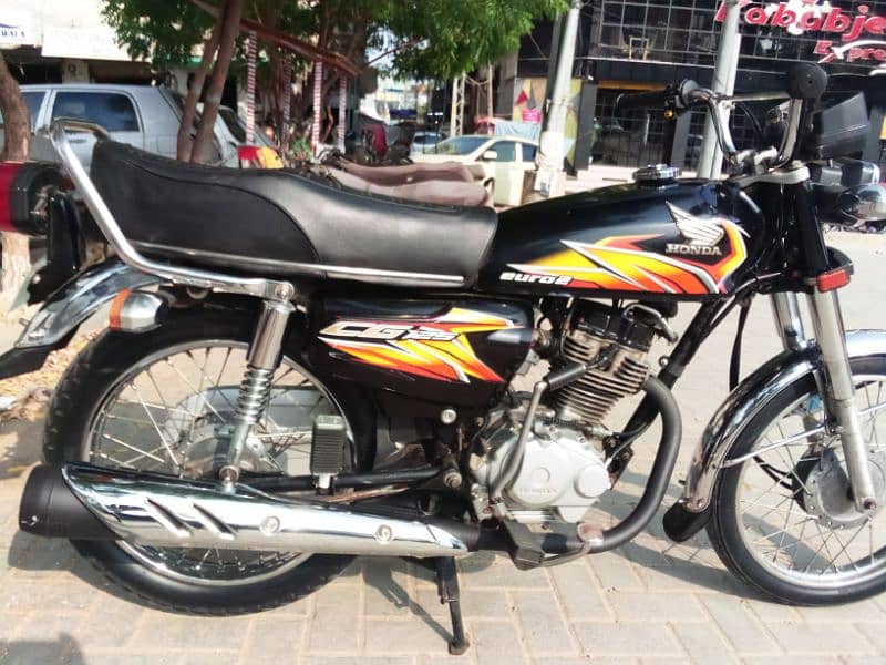 honda cg 125 model 2021 black colour karachi registered #0334-3031924 1