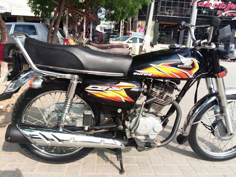 honda cg 125 model 2021 black colour karachi registered #0334-3031924 12