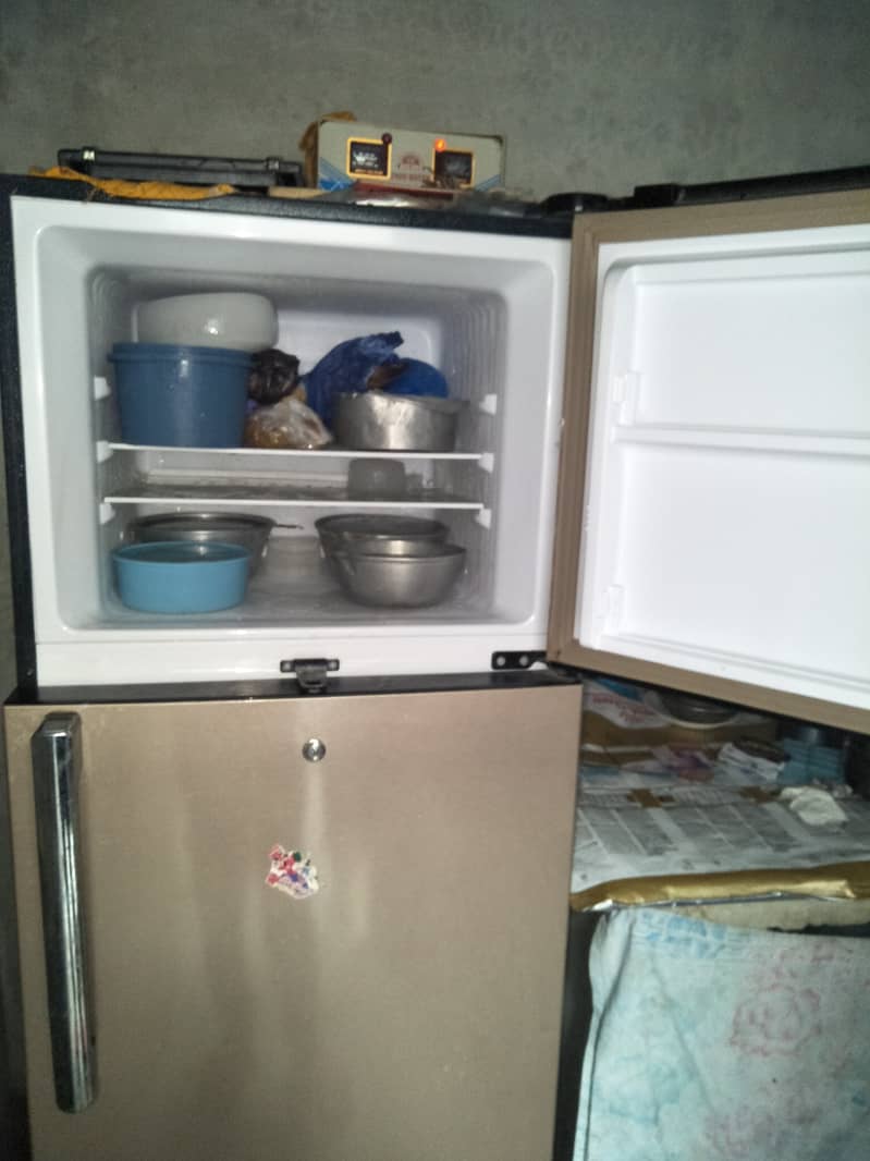 Dawlance refrigerator for sale urgent 2