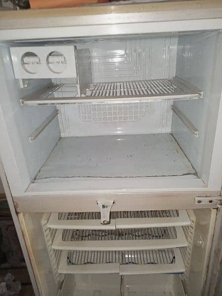 PEL FRIDGE for sale medium size pkr 50 hazar 5