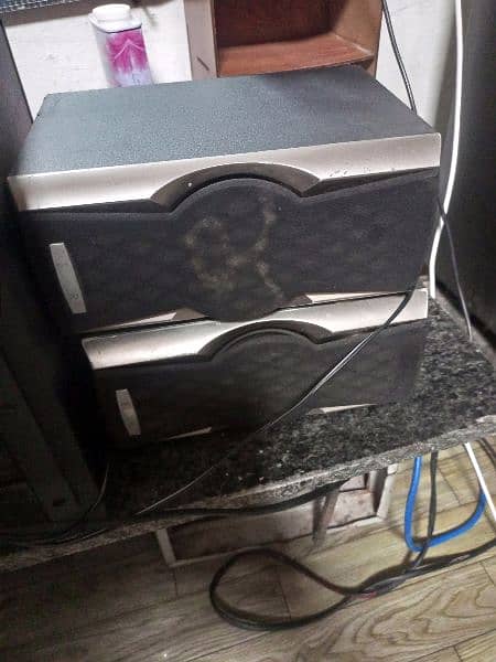 Woofers Edifier Brand New 10/9 Condition 2