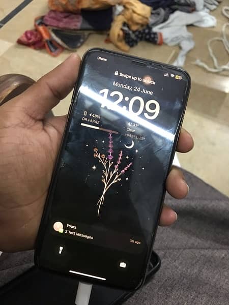 iPhone XsMax Gold Pta approved 5