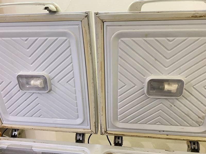 waves double door freezer 4