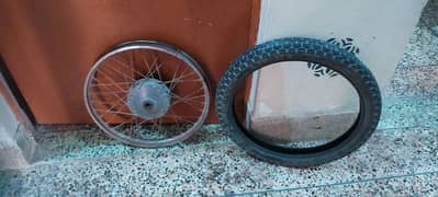 FRONT RIM SIZE 225/17 BACK WHEEL TYRE SIZE 250/17 IN RUNNING CONDITION