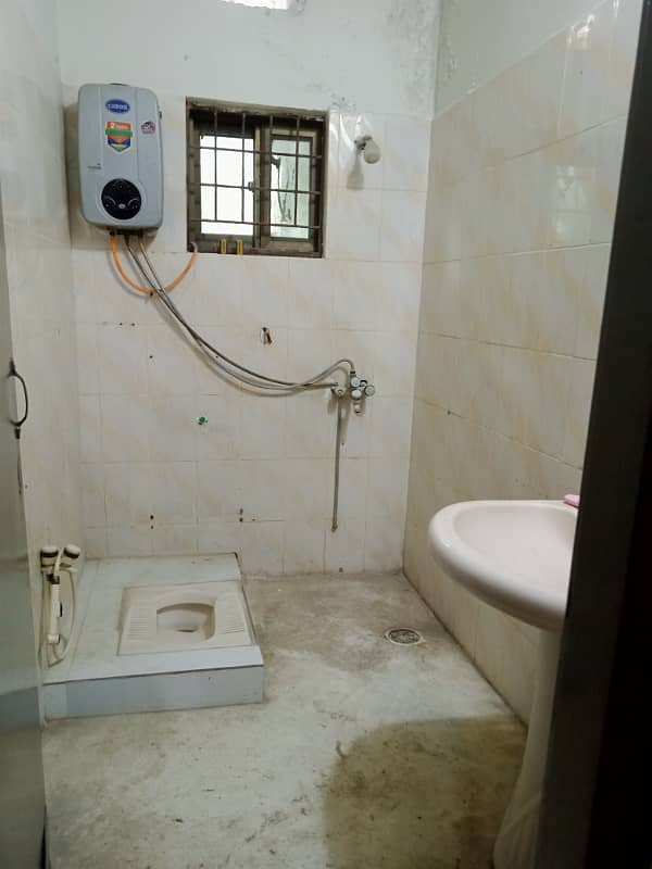 5 marla neat lower portion for rent in alfalah near lums dha lhr 2