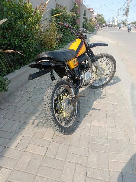 Yamaha Enduro Dt100 1