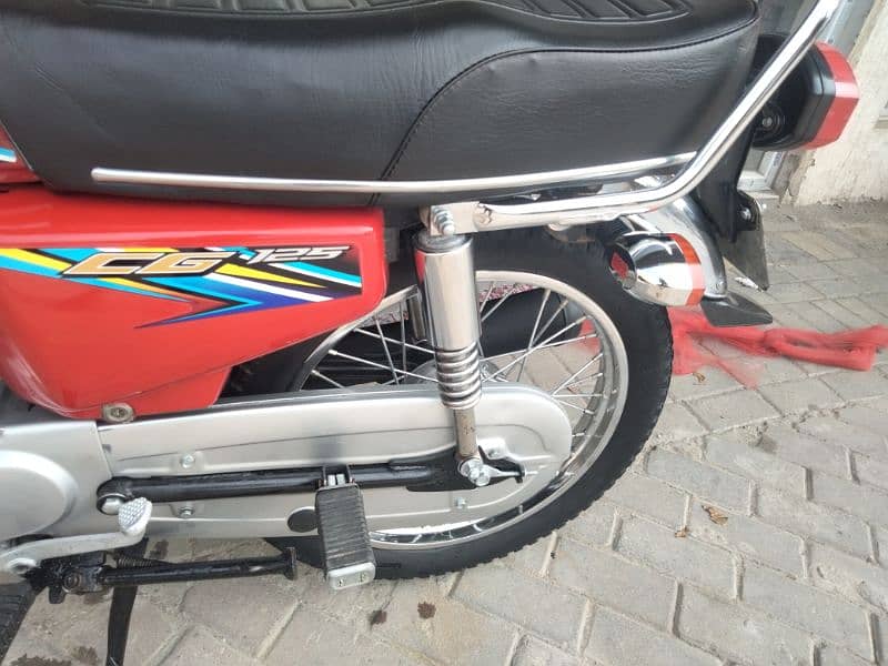 Honda 125 lush condshion arjent for sale all documents clear 2