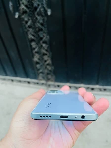 Vivo Y55 8/128 with Complete Box and Accessories 1