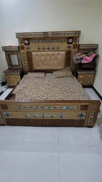 Bed set Complete for Sale 0