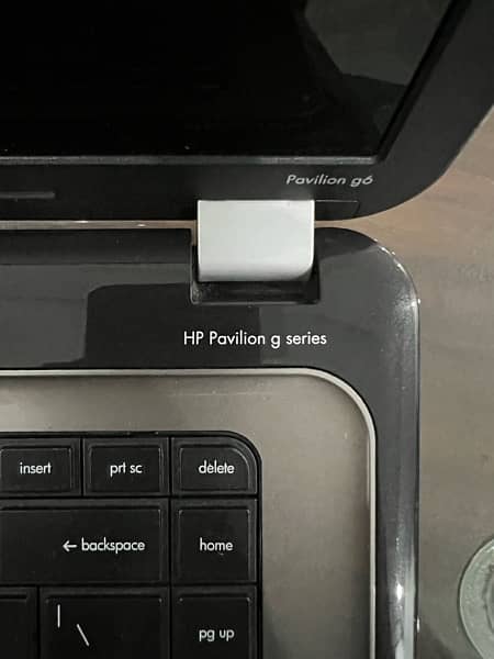 HP Pavilion g series + laptop bag 4