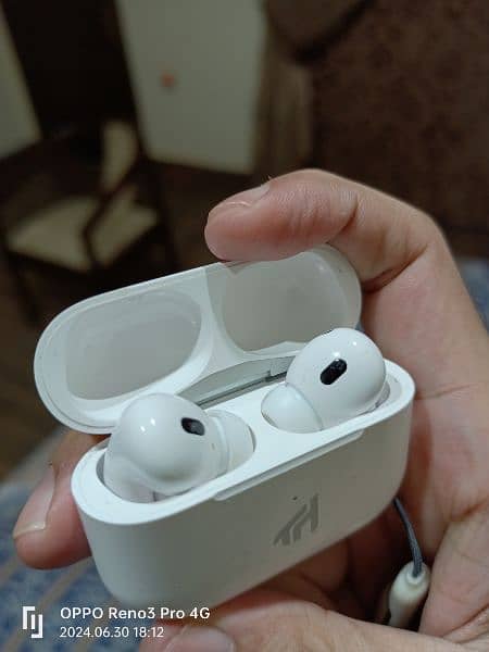 TH Earpods 1