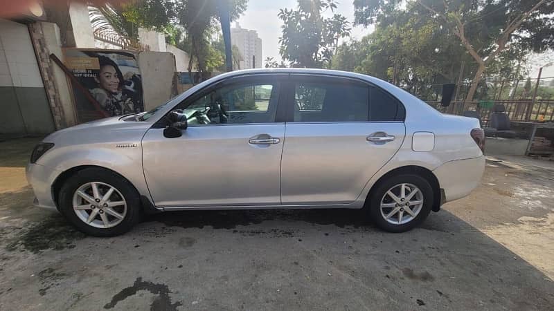 Toyota Corolla Axio 2013 1