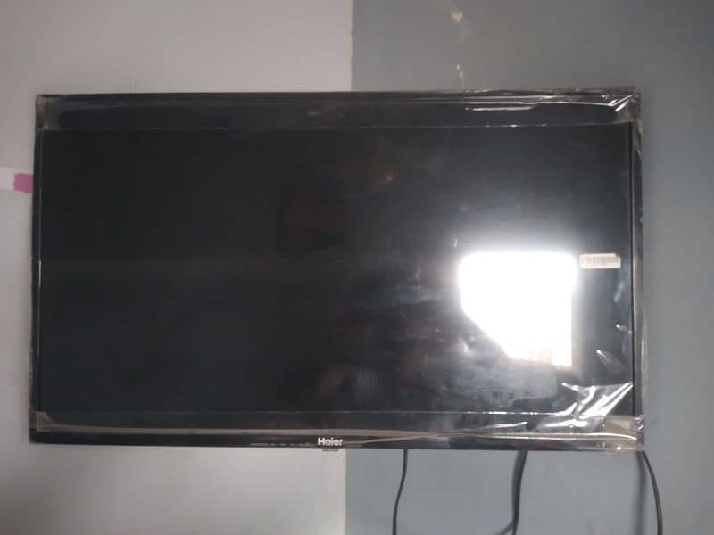 32 in haier lcd condition 10/10 1