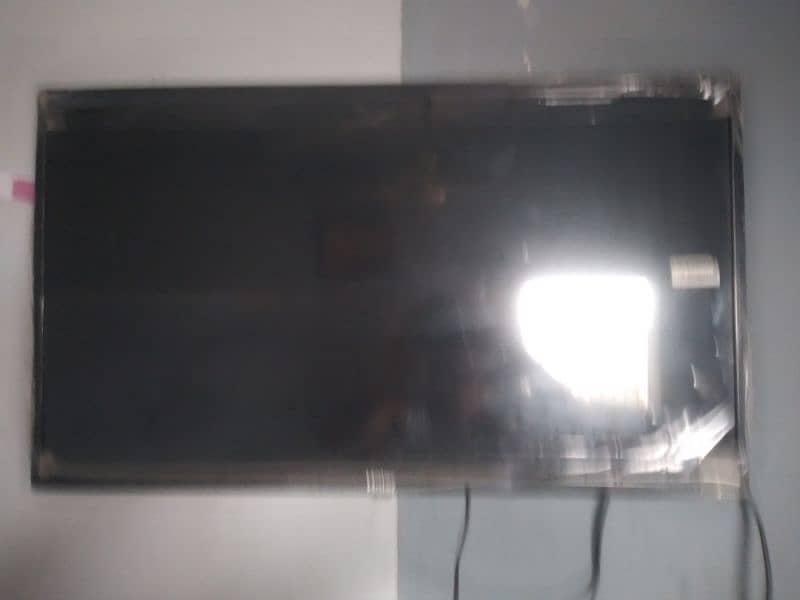 32 in haier lcd condition 10/10 2