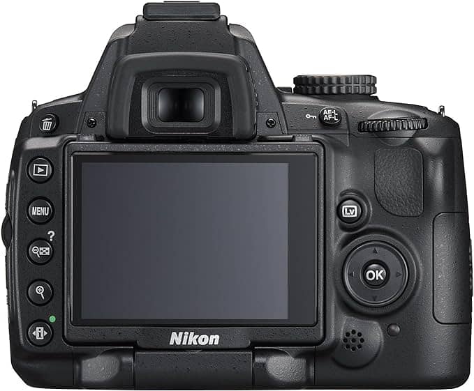 Nikon D5000 12.3 MP DX Digital SLR Camera with 18-55mm f/3.5-5.6G VR 1