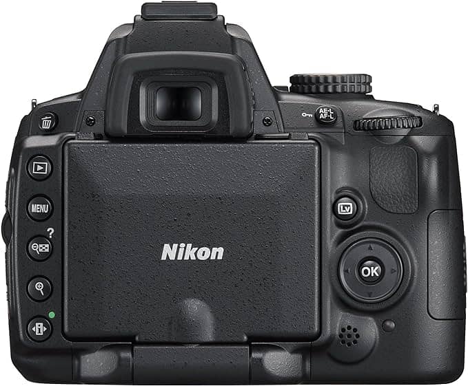 Nikon D5000 12.3 MP DX Digital SLR Camera with 18-55mm f/3.5-5.6G VR 5