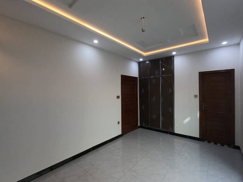 Prime Location 5 Marla House For sale In Lahore 8