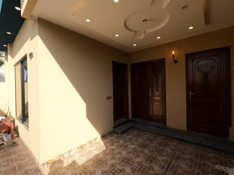 Prime Location House Of 5 Marla For sale In New Lahore City 14
