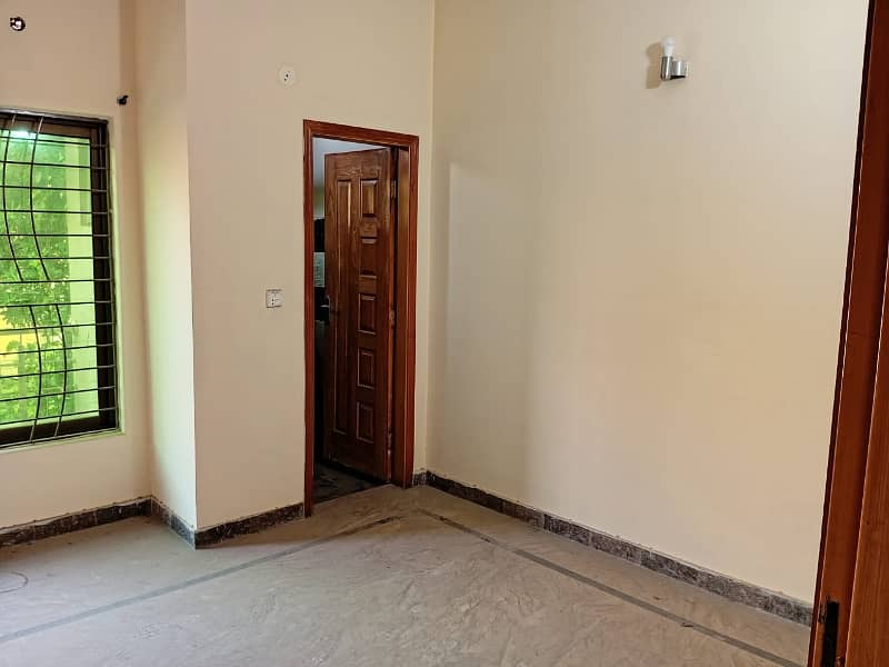 05 Marla Beautiful House For Rent in Johar Town Phase 2 6