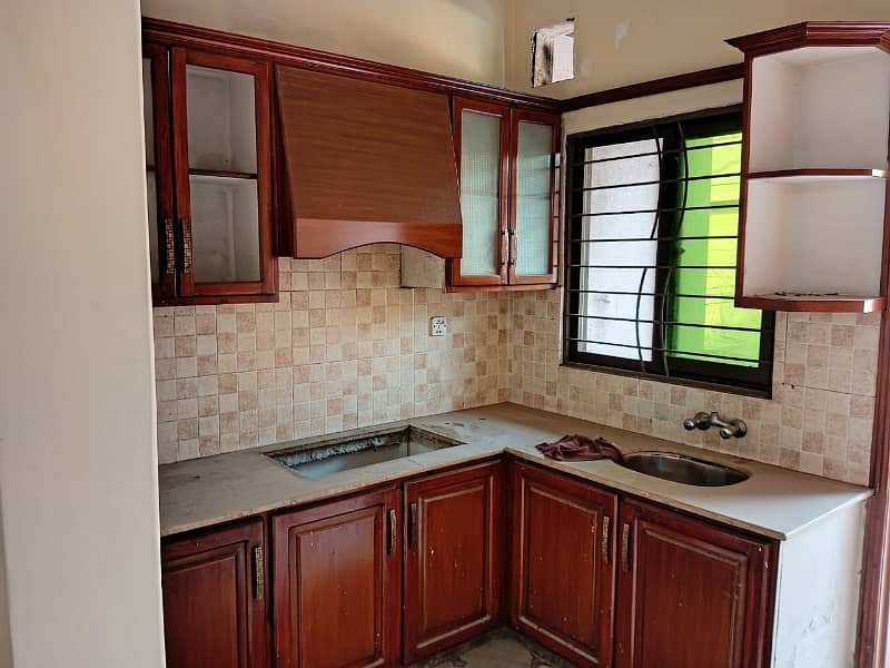 05 Marla Beautiful House For Rent in Johar Town Phase 2 10