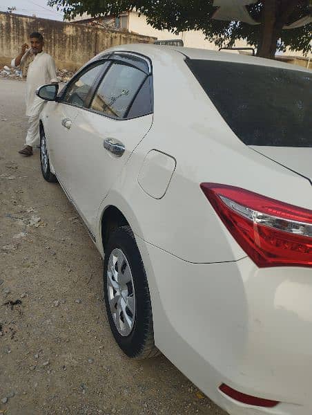 Toyota Corolla XLI 2016. contact number. . . 03449090134 3