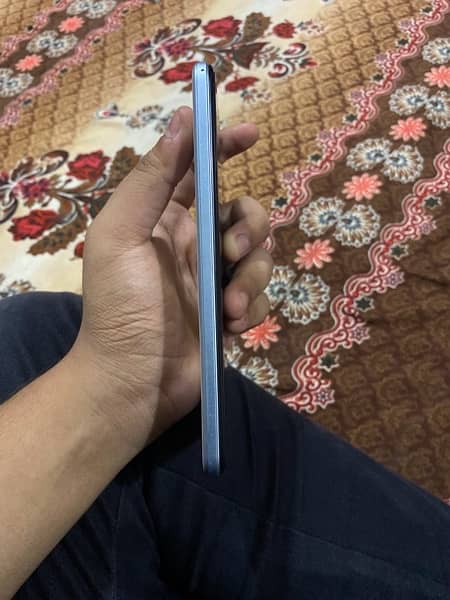 vivo y21 ram 4 rom 64 only box 10/10 condition 1
