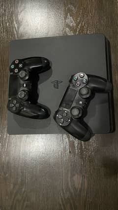 Playstation (PS4) Slim 500 GB Black (2 Controllers) (8 ORIGINAL GAMES)