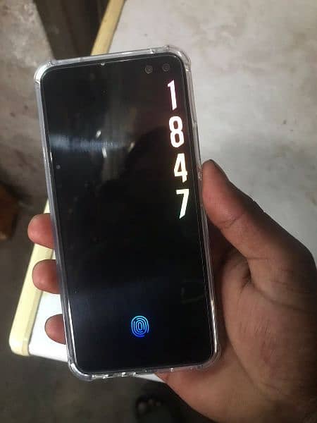 vivo v19 8+128 with box and charger exchange possible with iPhone 5
