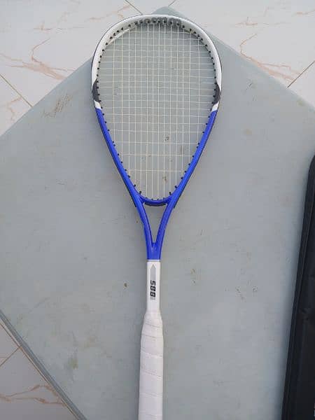 Wilson Squash Racket with 3 balls 0