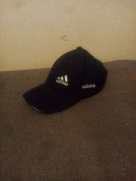 Amazing cap new condition dark blue color 1