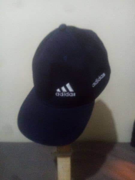 Amazing cap new condition dark blue color 2