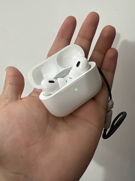 Airpods Pro 2nd generation , 10/10 condition , perfectly working 0