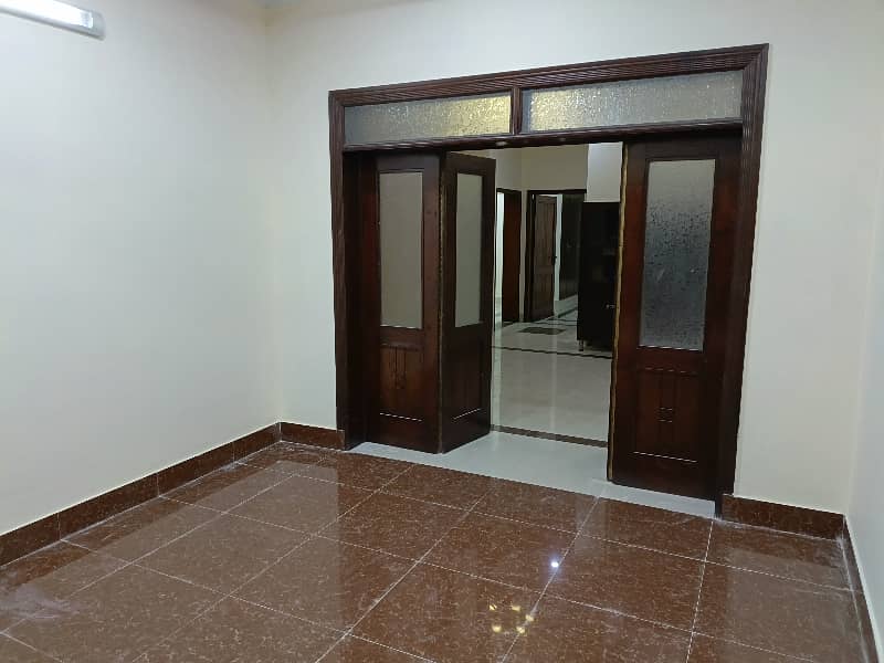 10,Marla Almost Brand New Lower Portion Available For Rent Near Shoukat khanam Hospital 15