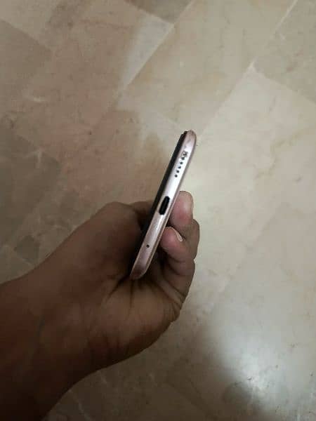 vivo s1 pro 10 of 9 condition one hand use 5