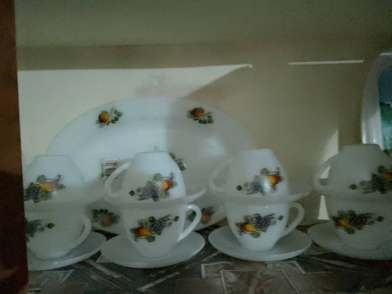 72 pieces cups and plates set 1