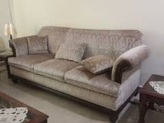 Comfortable  Sofa Set in Excellent Condition