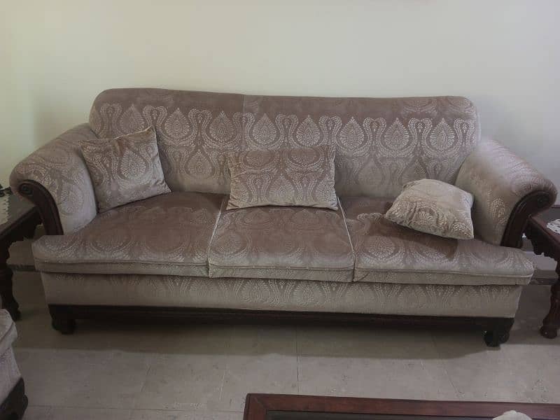 Comfortable  Sofa Set in Excellent Condition 3