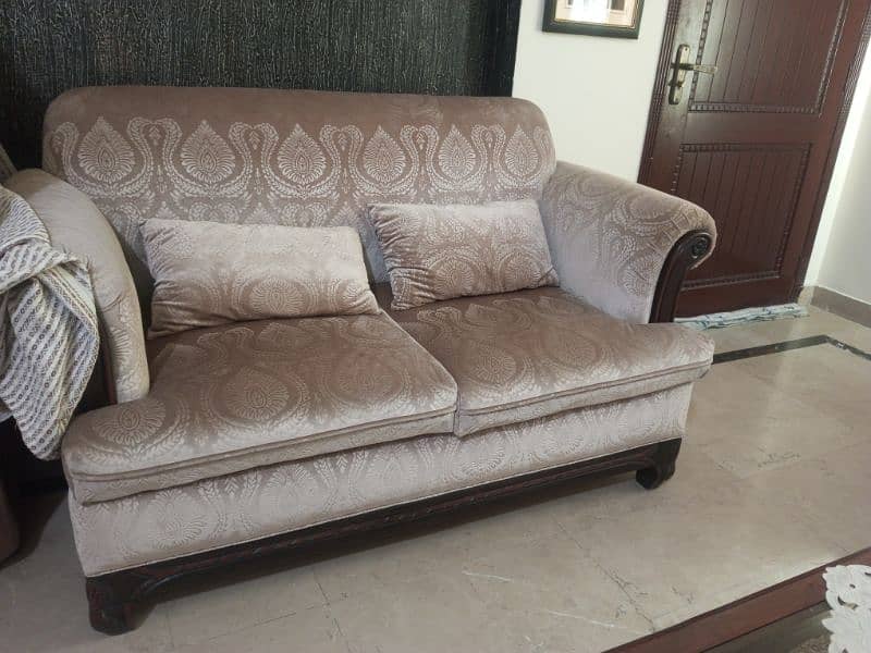 Comfortable  Sofa Set in Excellent Condition 4