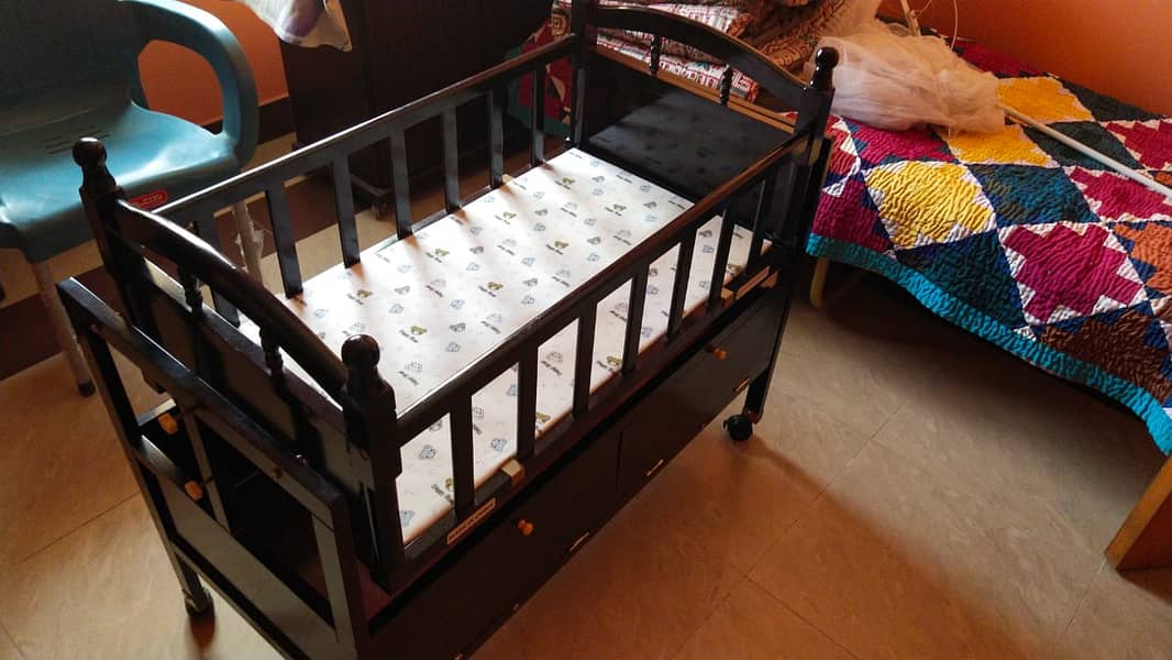 Baby cot 1