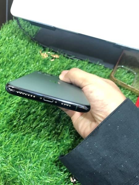 iPhone 11 Pro Max PTA approved 64 GB 7